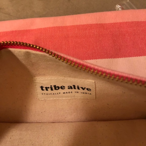 Tribe Alive fabric fold over clutch. - Picture 3 of 4